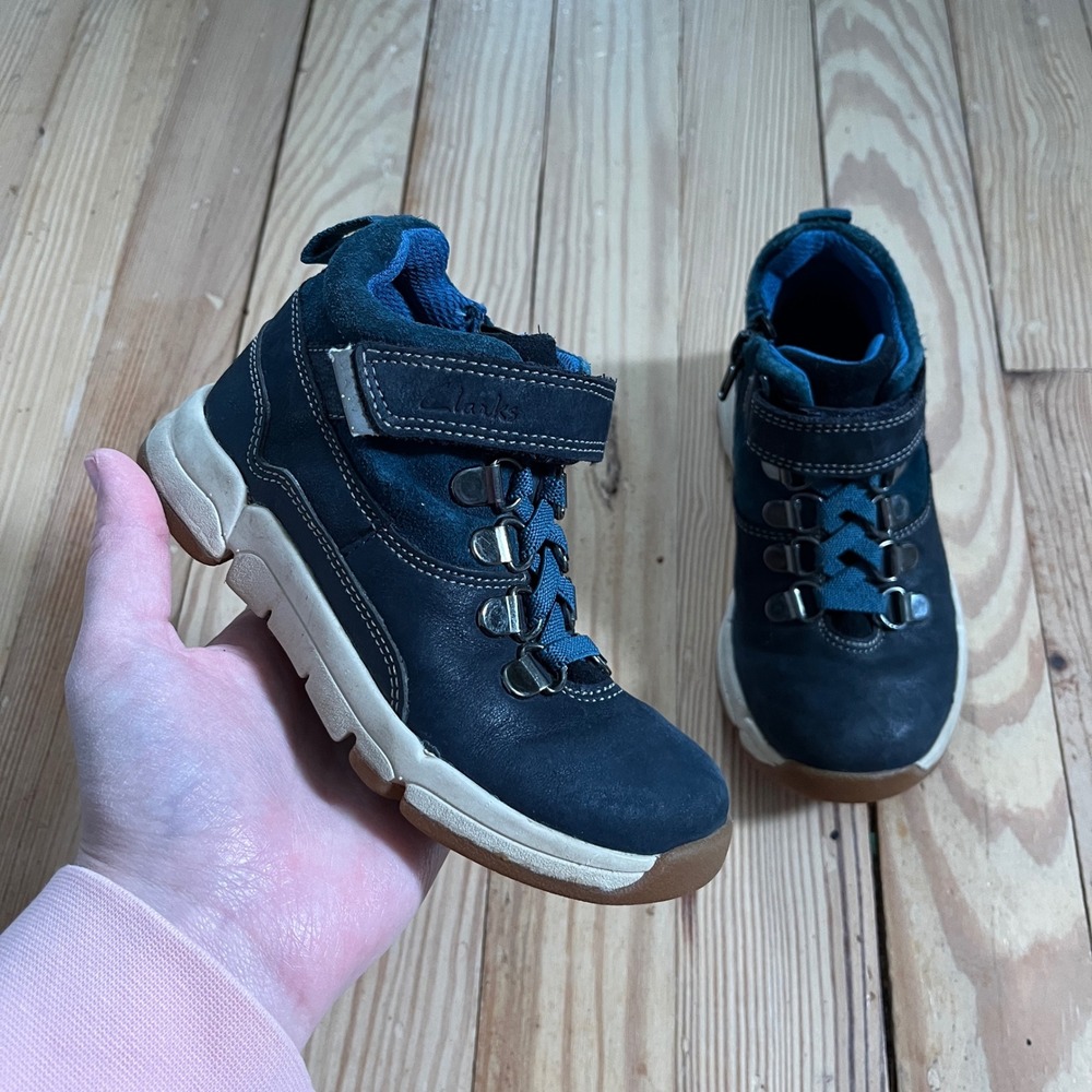 Clarks Trigenic Boots Kids Size 8.5 Navy Blue Leather Suede Side Zip High Top